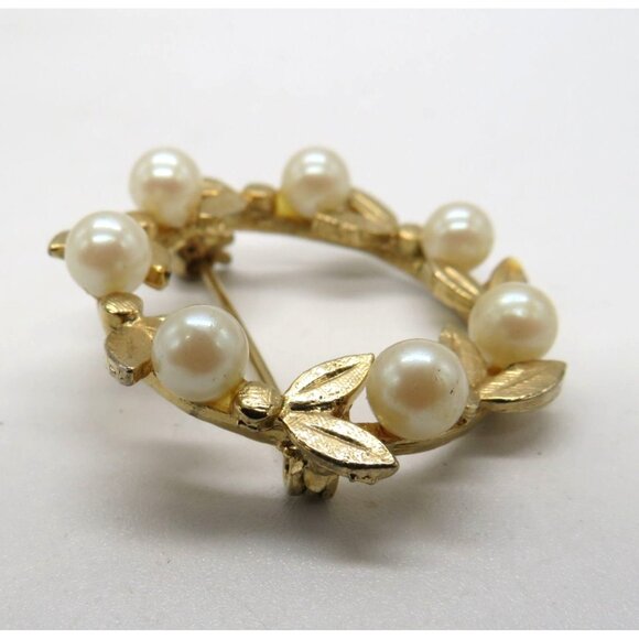 Vintage Brooch Gold Tone Leaf Imitation Pearl Wreath 1.25" Pin - Picture 8 of 11